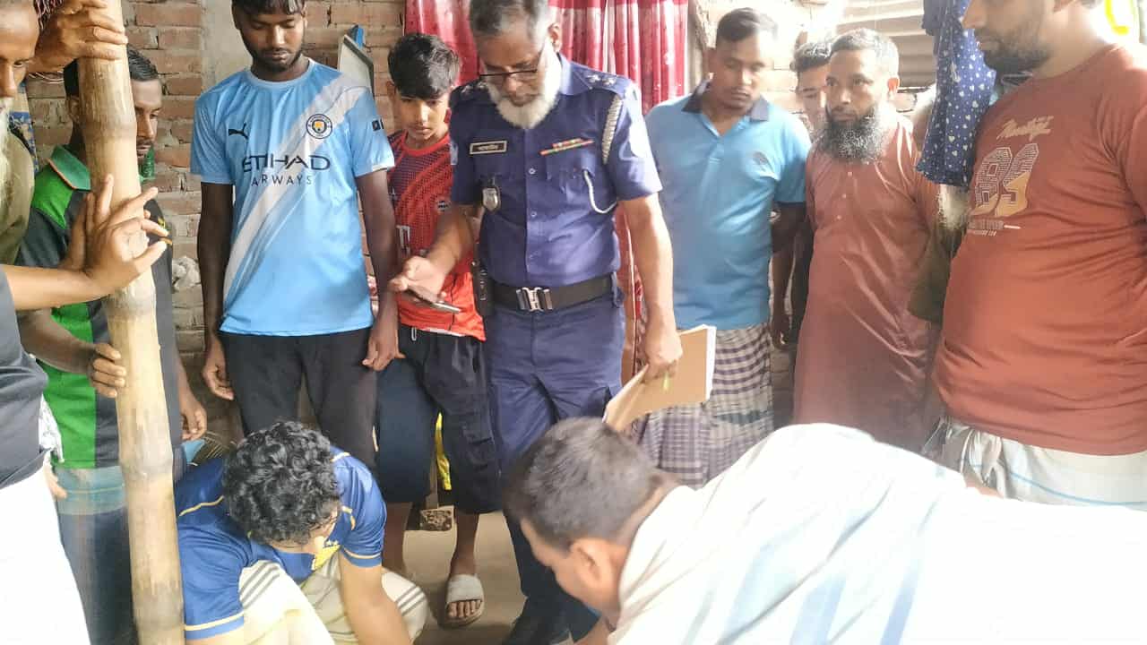 ১১ এনজিও'র ঋণের চাপ সহ্য করতে না পেরে রাজশাহীতে এবার কৃষকের আত্মহত্যা