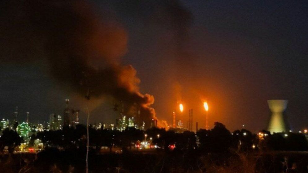 ইসরাইলের তেল শোধনাগারে ইরানি ক্ষেপণাস্ত্র হামলায় নিহত ৩