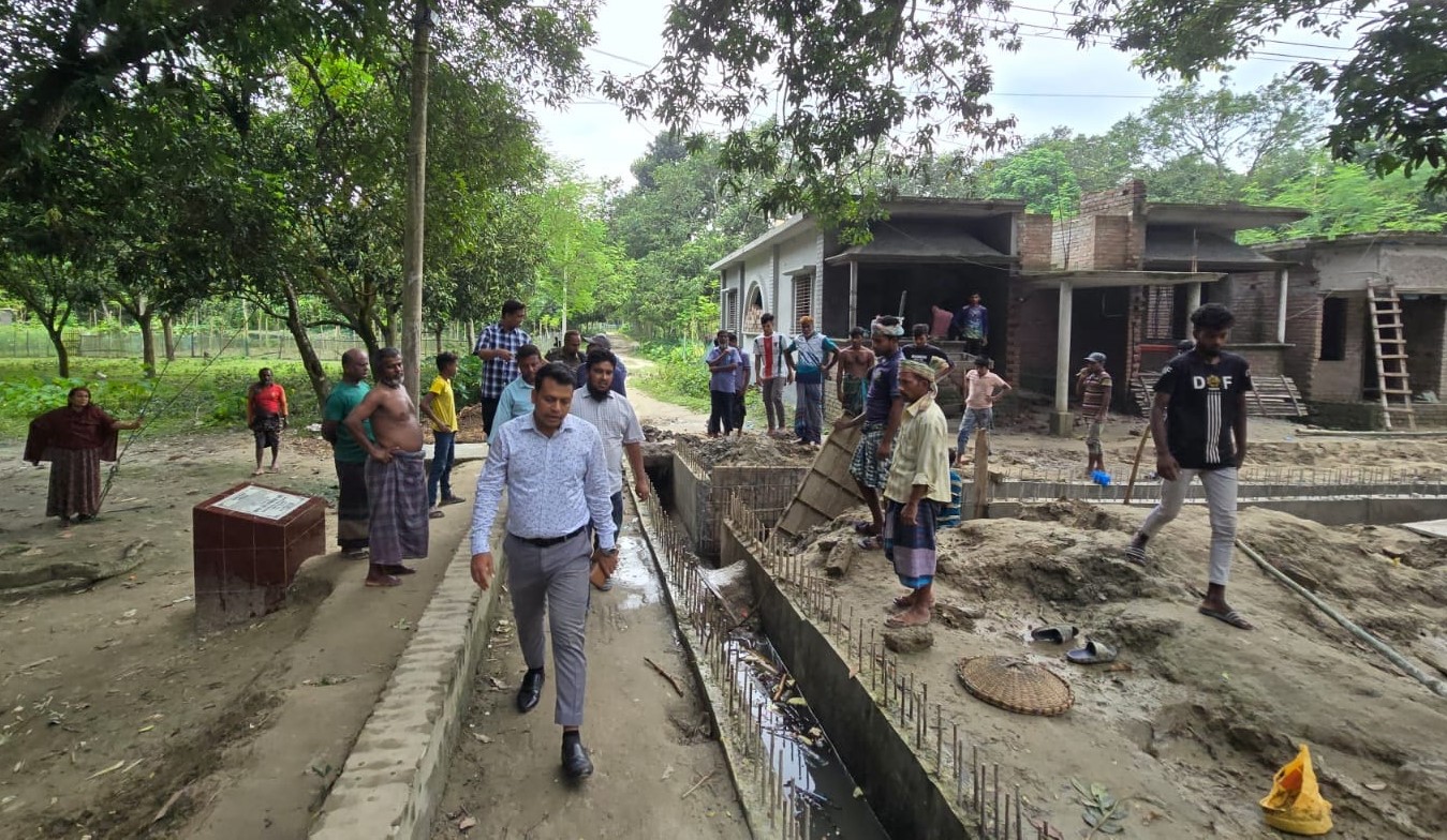 শিবগঞ্জে উন্নয়ন প্রকল্প যথাসময়ে শেষ করার নির্দেশ
