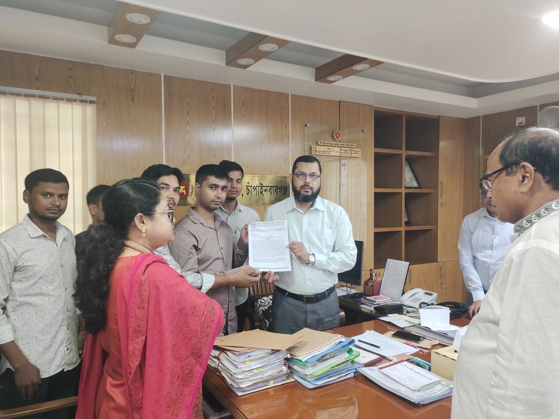 মাধ্যমিক বিদ্যালয়ের কম্পিউটার অপারেটরদের স্মারকলিপি